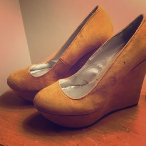 Mustard yellow wedges